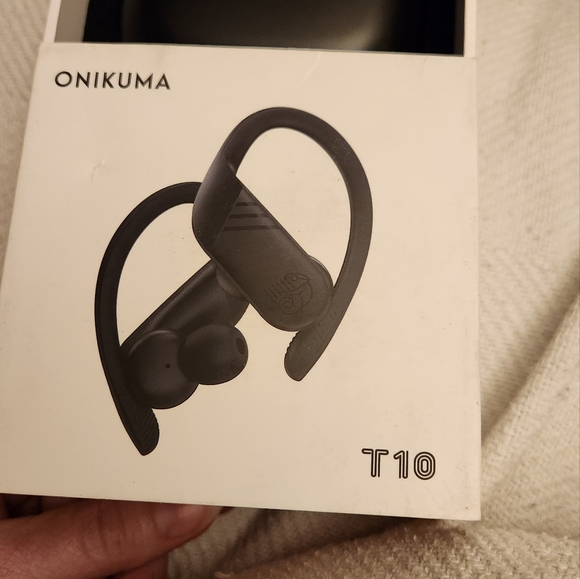 NIB Wrap around the ear Bluetooth Earbuds/Earphones - Picture 2 of 13